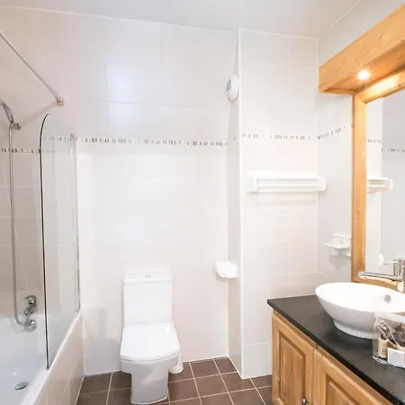 アパート Grand Au Centre De Avec Wifi Et Garage, Proche Des Pistes - Fr-1-343-229 *
