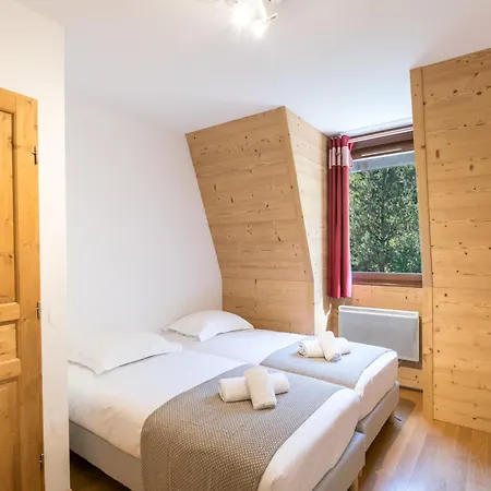 Grand Au Centre De Avec Wifi Et Garage, Proche Des Pistes - Fr-1-343-229